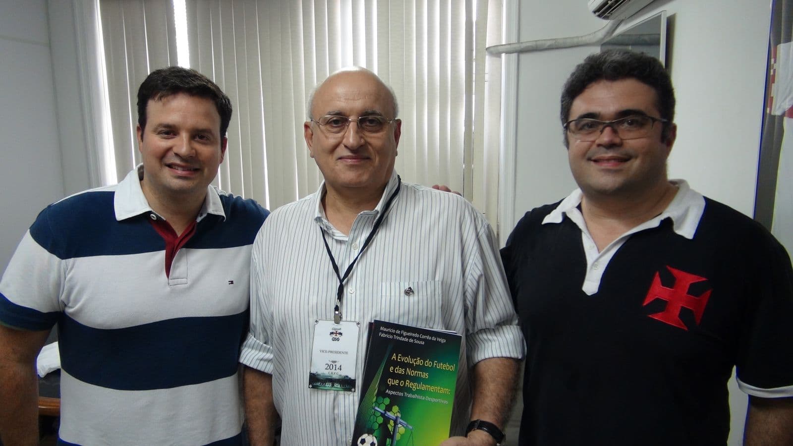 História do Vasco inspira autores de obra literária